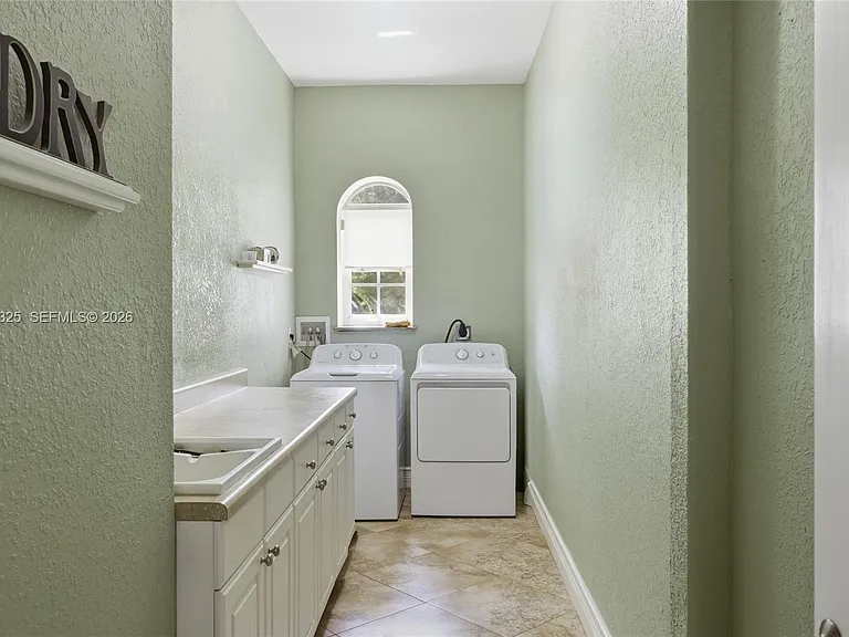 20401 SW 48th Pl — Photo 23