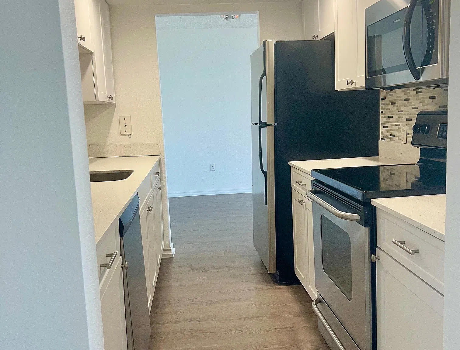 2 bed, 1318 sqft, $7,500 — Photo 3