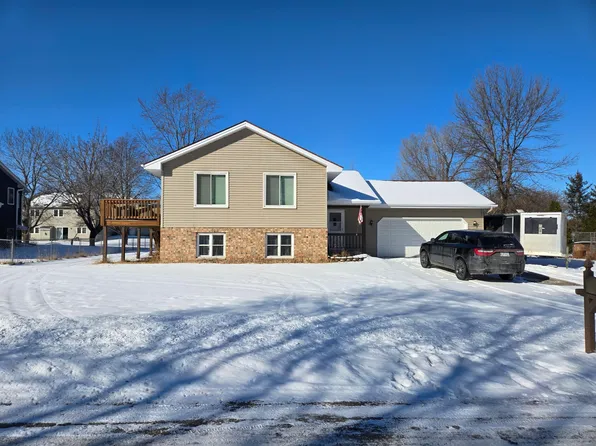 117 Willow Dr, Delano, MN 55328