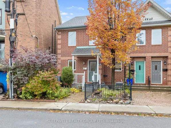 12 Maclean St, Ottawa, ON K1S 3E9