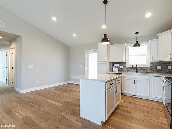5th image of 826 Kendall Dr SW