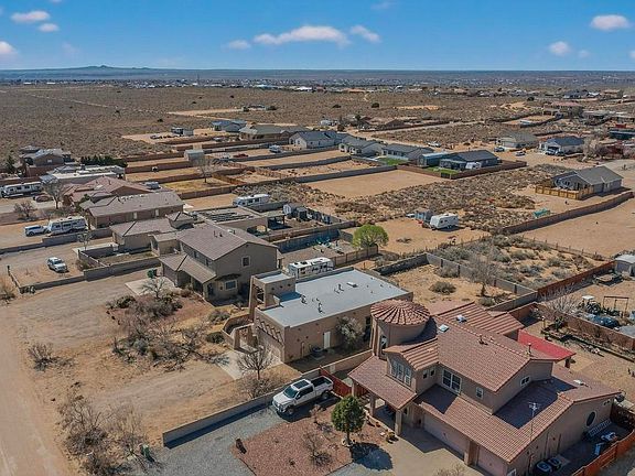 3rd image of 501 5th St NE