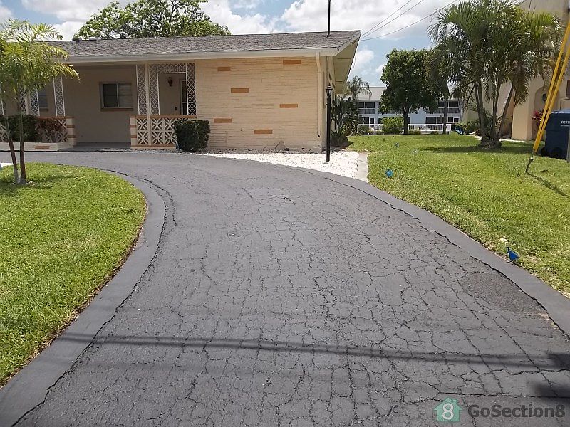 2nd image of 1326 SE 46th St #R