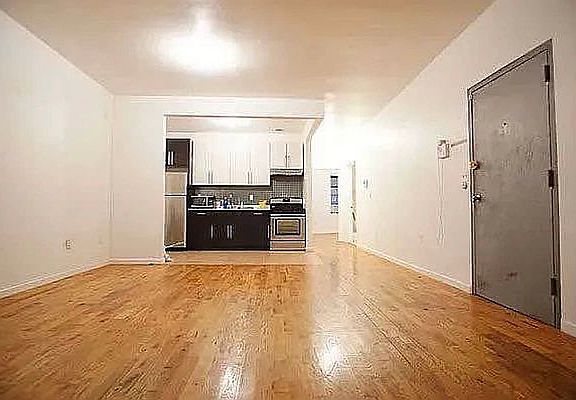 2nd image of 1922 Union St #4