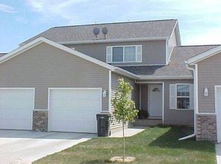 1312 Creekside Ct, Waterloo, IA 50702