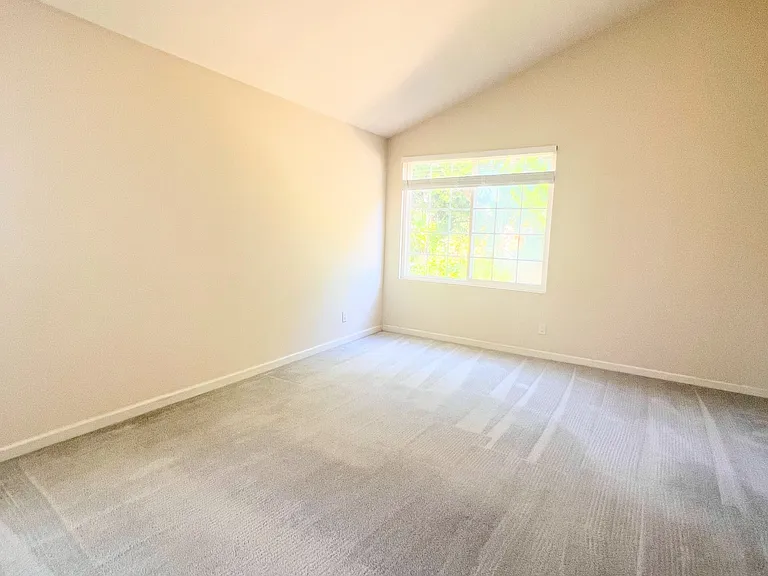 893 Lindawood St — Photo 20