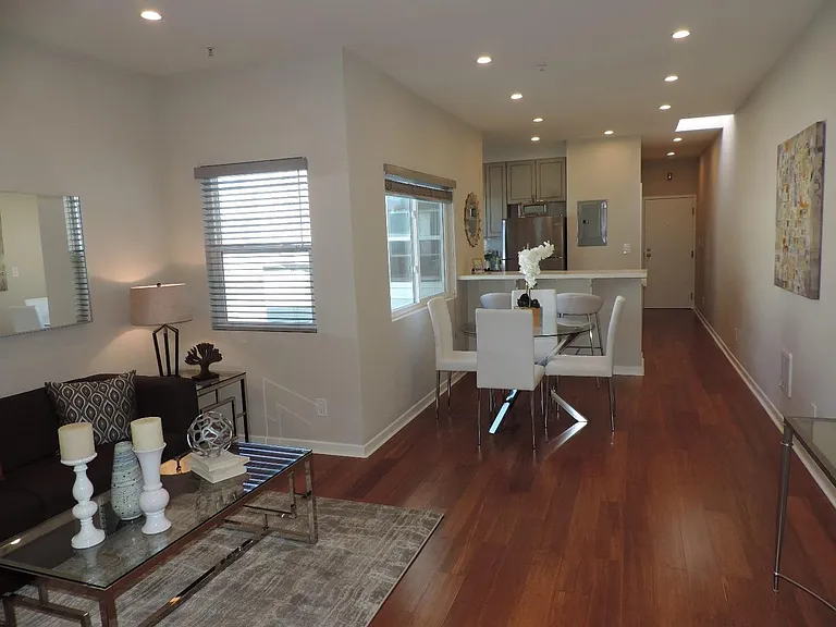 481 Clementina St #E — Photo 6