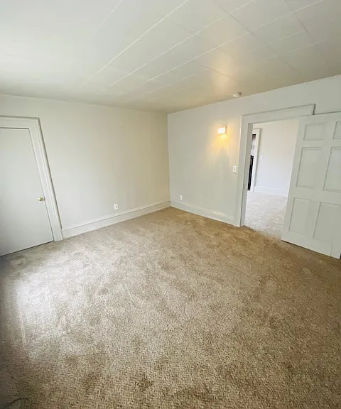 527 Merritt Ave #2 — Photo 14