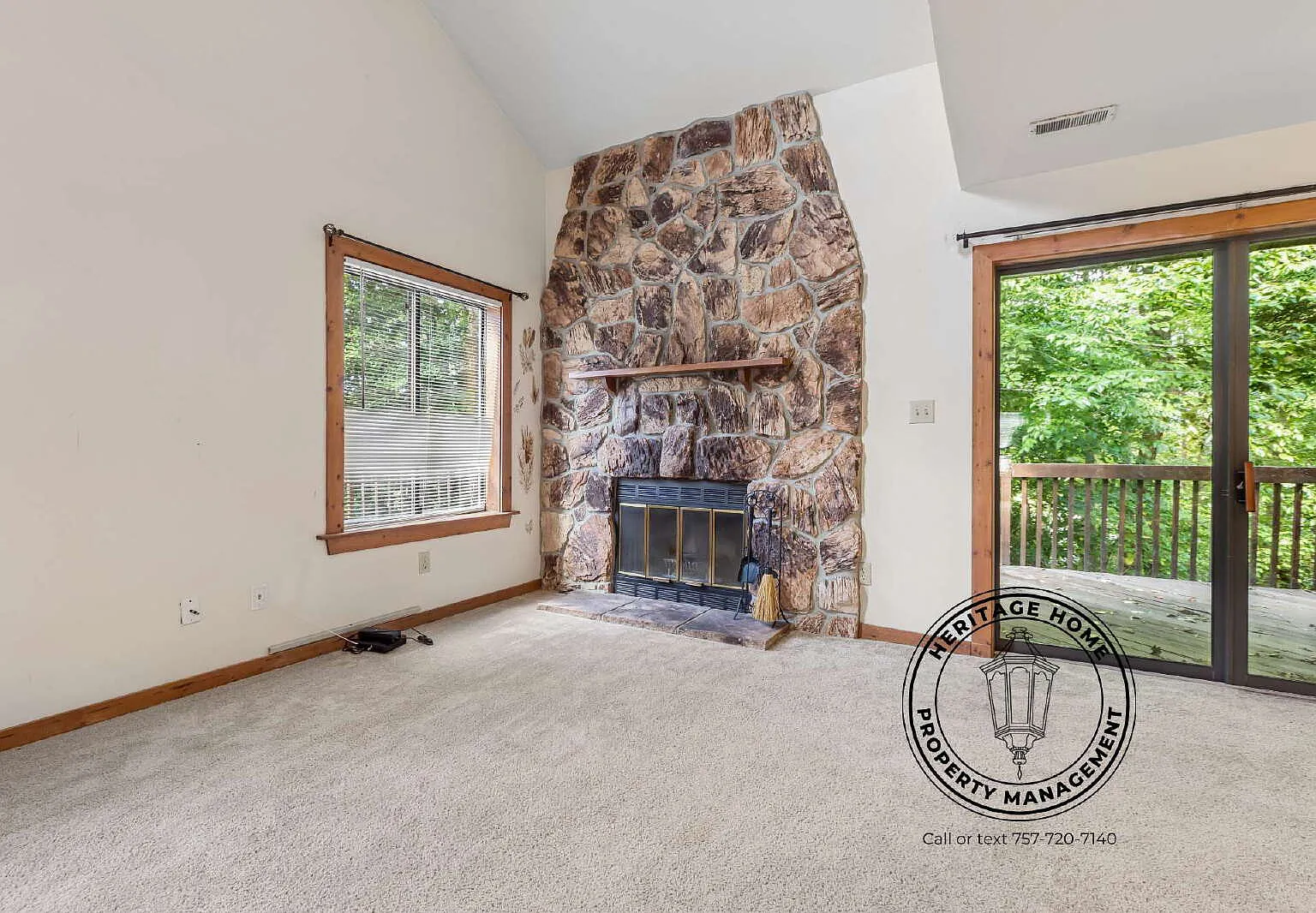 3 bed, 2.5 bath, 1600 sqft, $1,900 — Photo 4