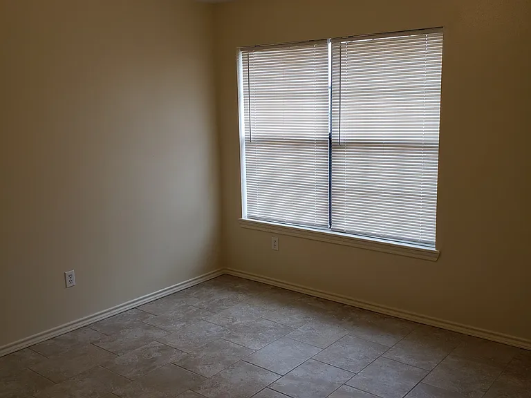 1306 Adela Dr — Photo 8