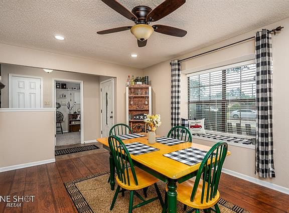 5th image of 4758 Carrie Ann Ln