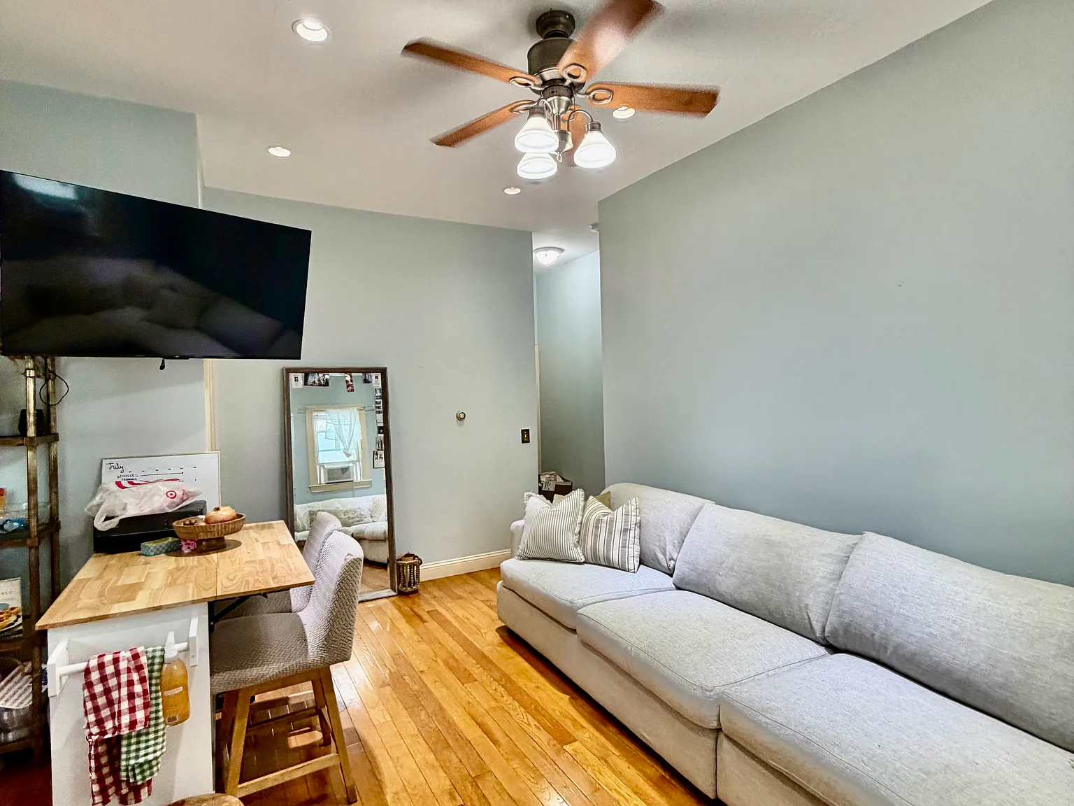 1 bed, 650 sqft, $2,250 — Photo 3