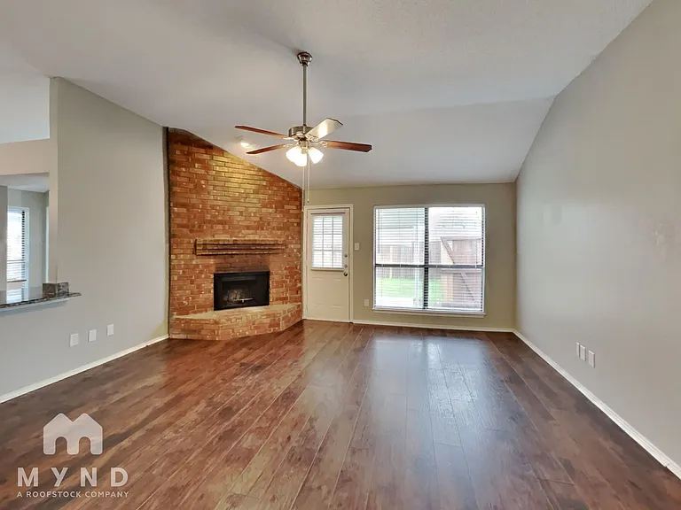 208 S Malone Rd — Photo 3