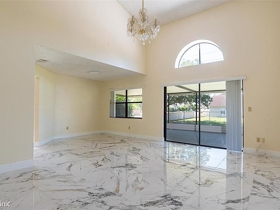 5th image of 301 Blue Bayou Dr