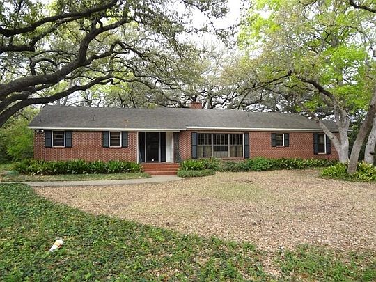 1st image of 4804 Hillcrest Dr