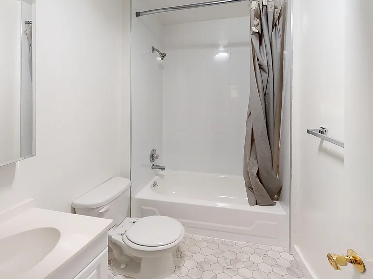 980 Bush St #110 — Photo 6