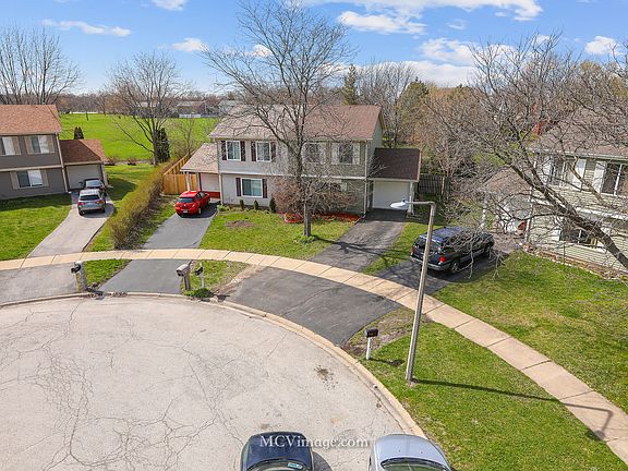 3rd image of 3056 Winchester Ct W