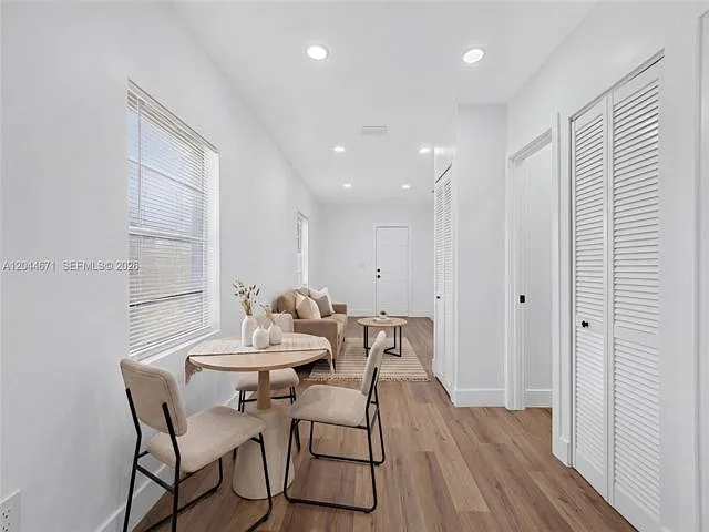 1900 SW 6th St — Photo 2