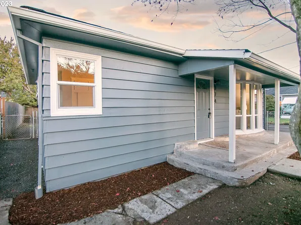 374 N 5th St, Saint Helens, OR 97051