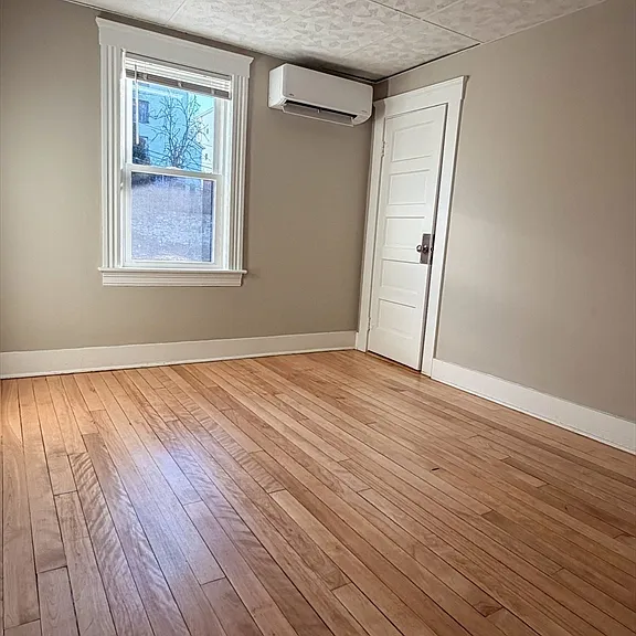 4 Vernon Ter #2 — Photo 6