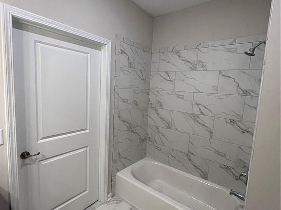 5th image of 422 Tower Ridge Cir #422