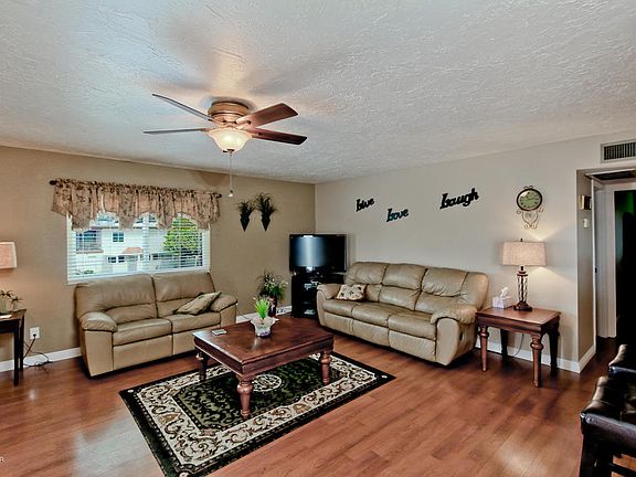 2nd image of 1728 Los Lagos Dr #D