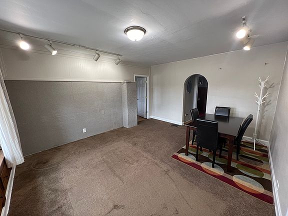 4th image of 2515 W Jackson St