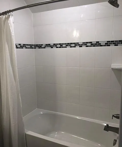 Top Floor Suite Bathroom