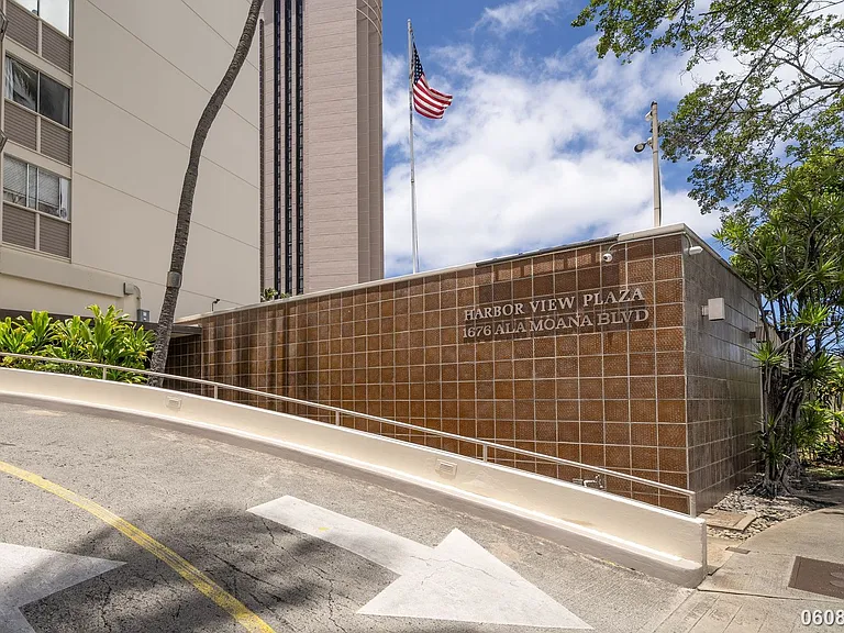 1676 Ala Moana Blvd #710 — Photo 2
