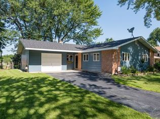 2060 Shepard Rd, Hoffman Estates, IL 60169