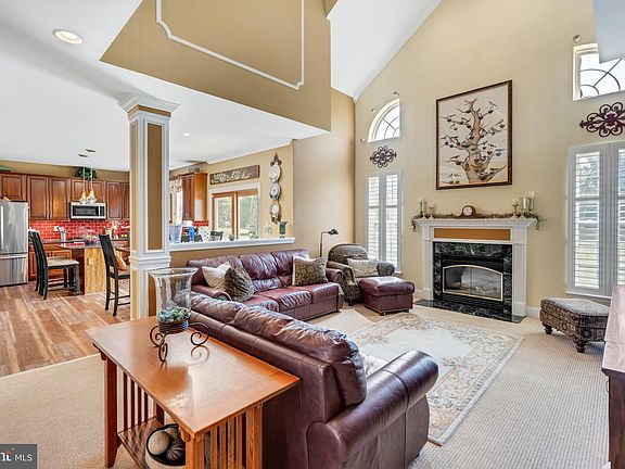 3rd image of 108 Brooks Dr
