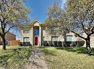 317 Royal Crest Dr, Desoto, TX 75115