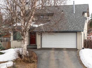 8441 Fox Lair Cir, Anchorage, AK 99507