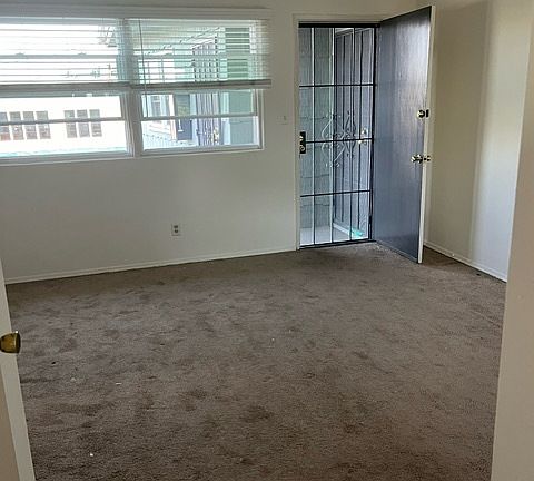 4th image of 1608 Pacific Beach Dr #1608