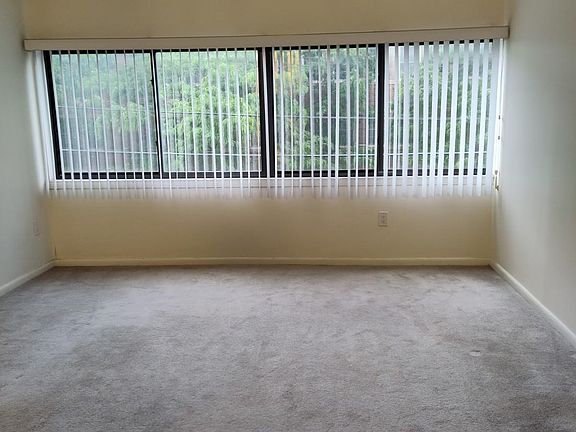 2nd image of 142 Main St APT 2A