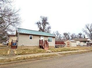 220 18th St SE, Minot, ND 58701