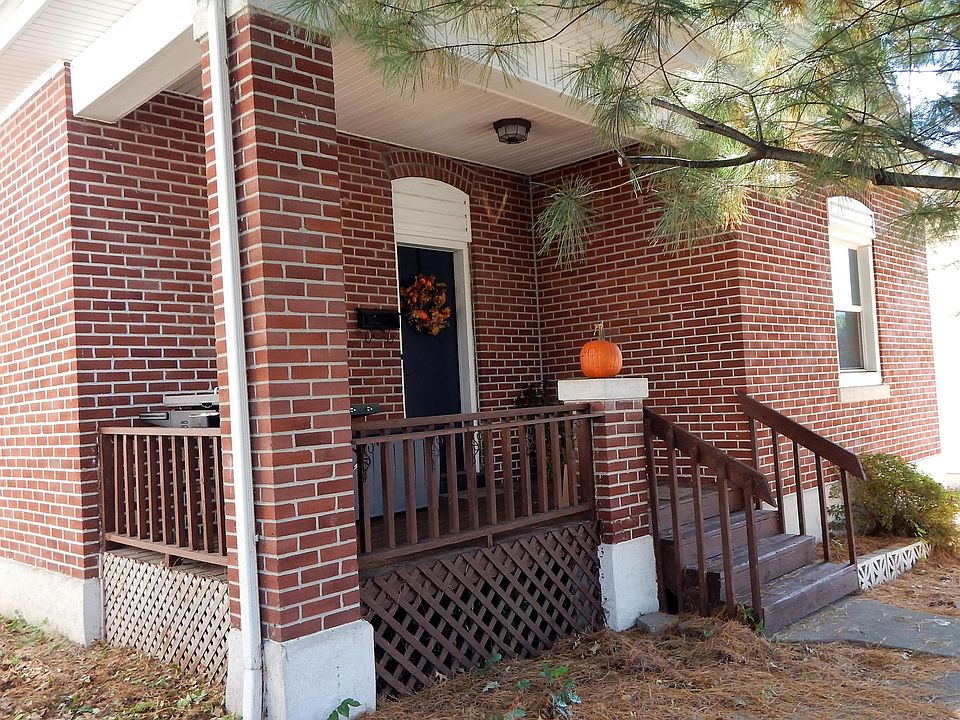 1st image of 611 Michigan St