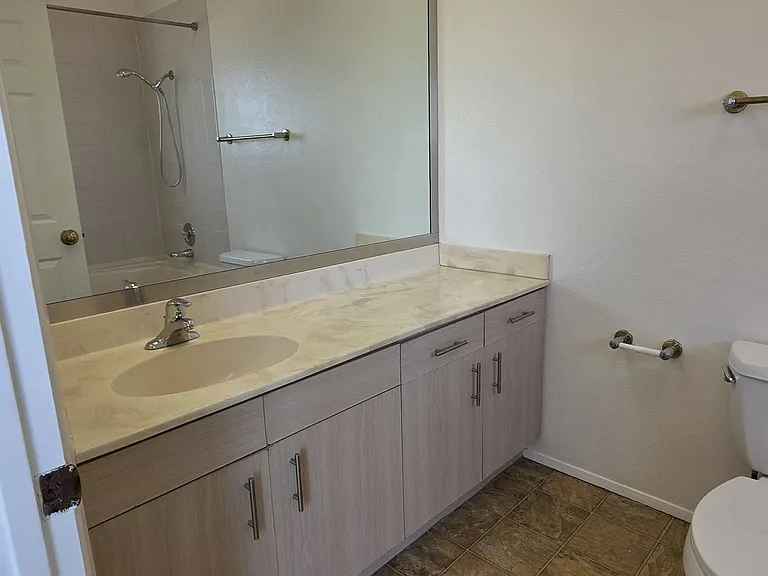 2050 Hornblend St #2050 — Photo 22