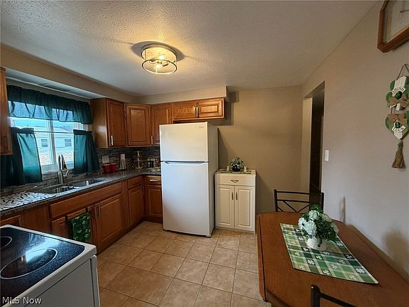 2nd image of 6482 State Rd APT E16