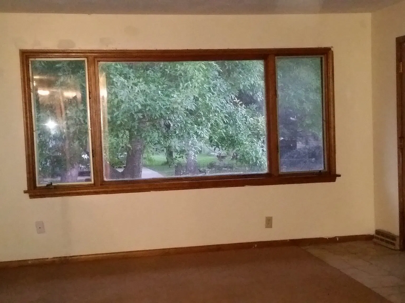 Spacious and clean three bedrooms in duplex in residential neighborhood — Photo 3