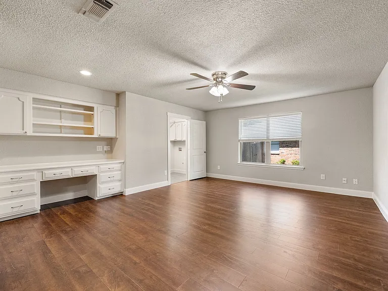 6728 Fair Meadows Dr — Photo 3