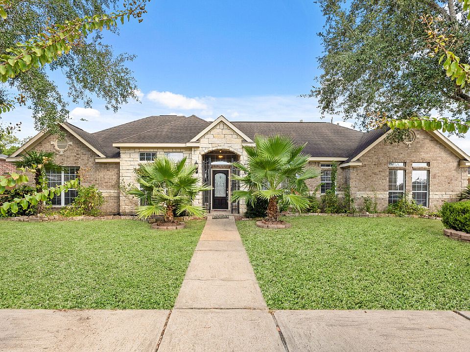 1st image of 3303 Hickory Knoll Dr
