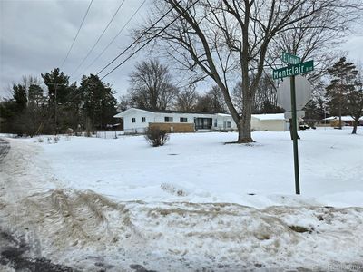496 E Lovell Dr, Troy, MI, 48085