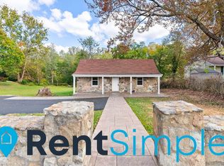 6733 Leeds Manor Rd, Marshall, VA 20115