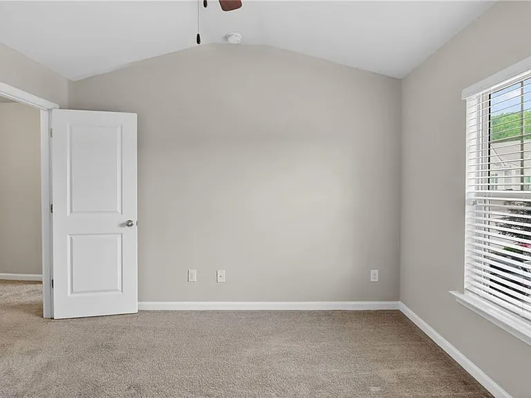 1542 Brookmere Way — Photo 27