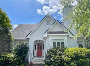 203 Overlake Dr, Chapel Hill, NC 27516