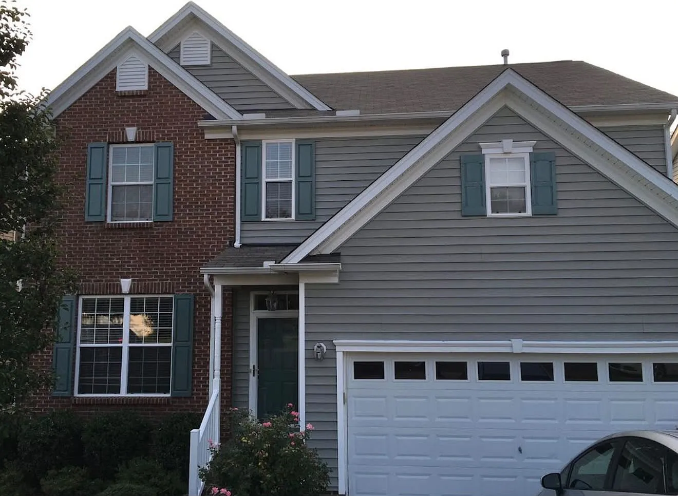 3 bed, 2.5 bath, 2200 sqft, $2,150 — Photo 1