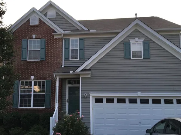 342 Stobhill Ln, Holly Springs, NC 27540