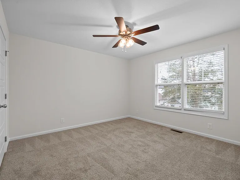 947 Wall St — Photo 13