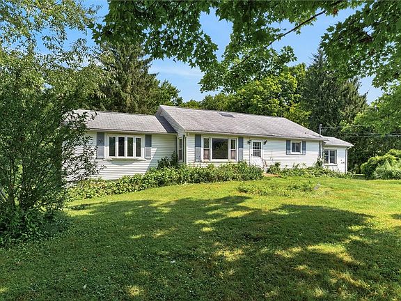 3rd image of 11287 Ridge Rd